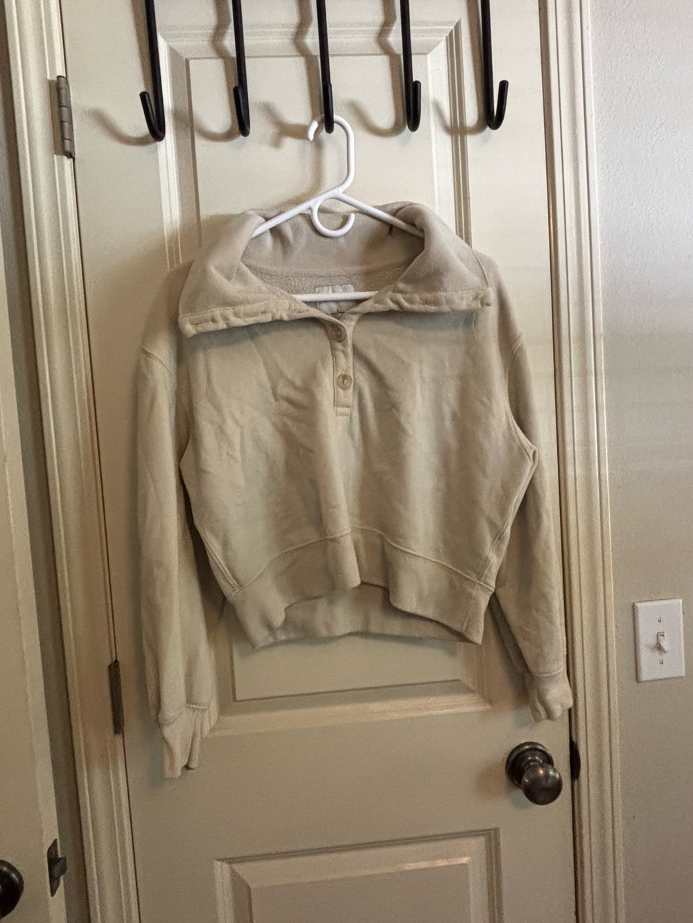 Abercrombie & Fitch Beige Cropped Pullover Sweatshirt
